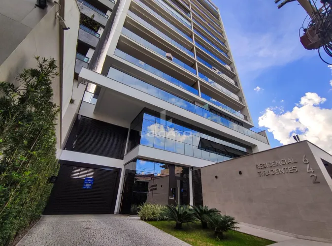 Apartamento alto padrão para locação na Rua Tiradentes
