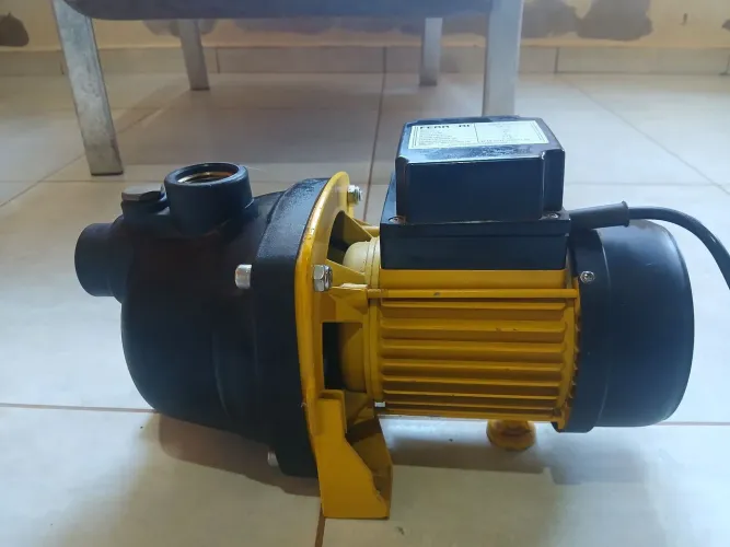 Bomba centrífuga Ferrari 127v