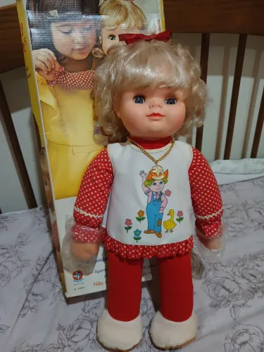 Boneca Anda Nenê Estrela