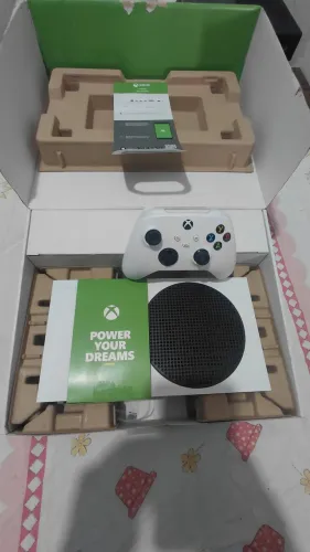 XBOX SERIES S 12X C/J ACEITO PS4 SLIM 1TB + VOLTA 