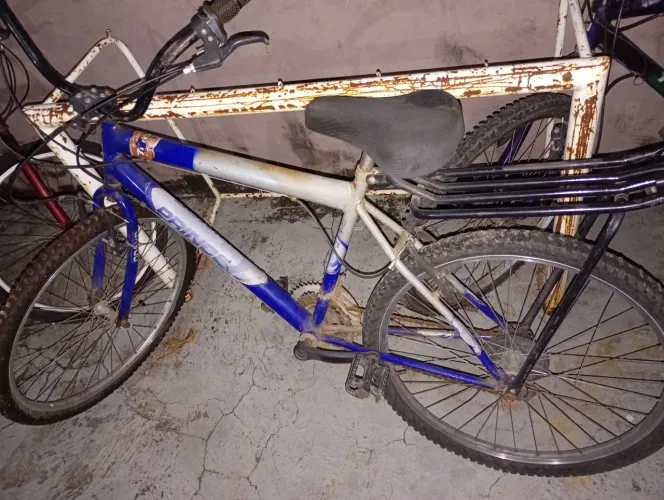 Bicicleta Prince  aro 26 usada, funcionando só precisa de ajustes. 