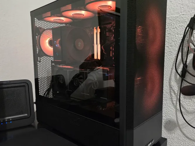 PC Gamer 5800x3d - 9070 XT - 64 RAM 3600mhz - 2TB SSD -