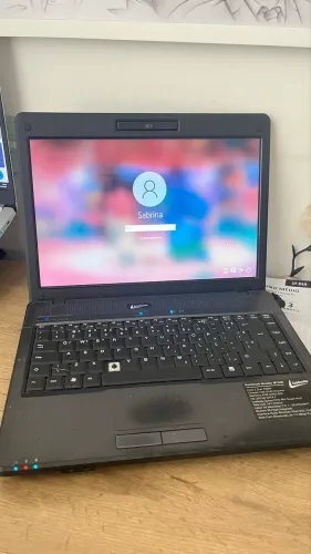 Netbook Leadership- Possui alguns defeitos