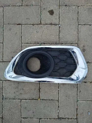 Moldura farol auxiliar Sandero 2012 a 2014