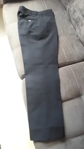 Calça social preta da Klug tamanho 40 usada mas bem conservada