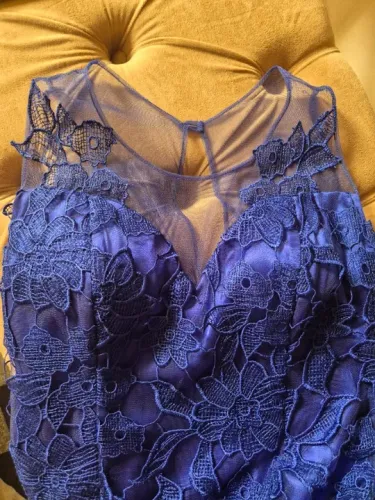 Vestido de festa com renda guipir ótimo eatado