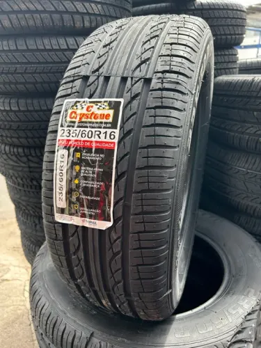 Pneu Crystone 235/60r16 remolde 