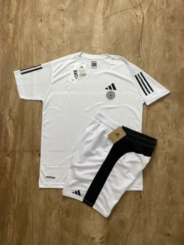 Kit Nike e Adidas
