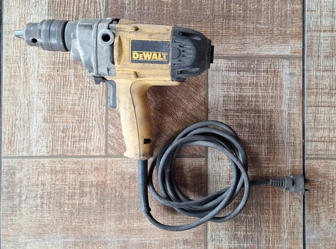 Furadeira DEWALT DW 130 V B2