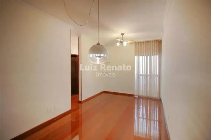 Apartamento à venda no bairro Sagrada Família