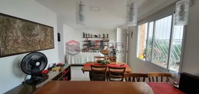 Casa de Vila : / Residencial / Glória