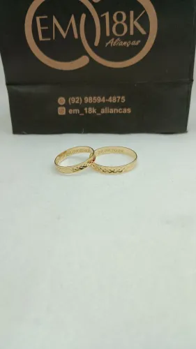 Par de alianças de ouro 18k lindo modelo com garantia 