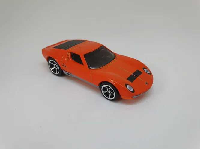 Hot Wheels Lamborghini Miura SV 1971 laranja