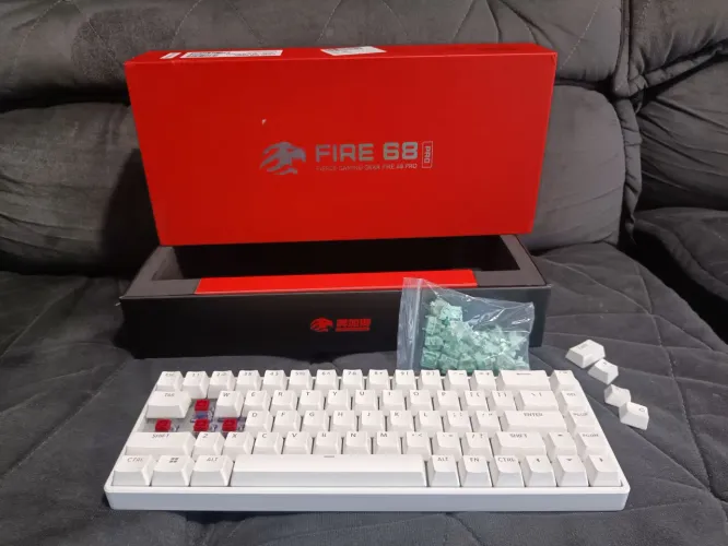 Teclado magnético FIRE 68 PRO em alumínio CNC
