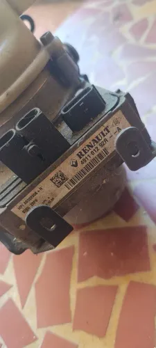 Bomba hidráulica e elétrica Sandero e Logan