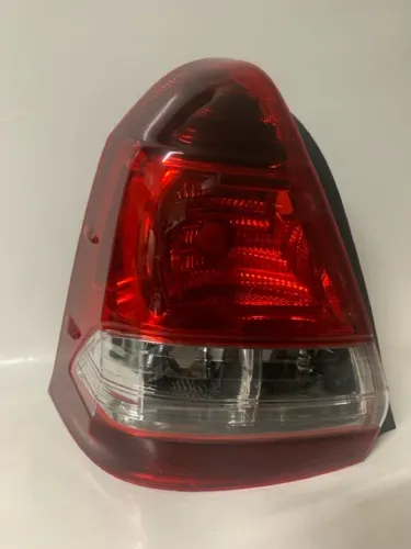 Lanterna Etios Sedan Fume pequeno restauro foto4