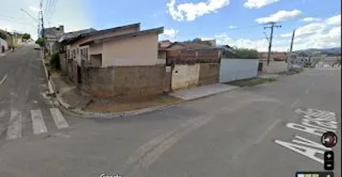 Casa a venda Jacutinga  lote de esquina 