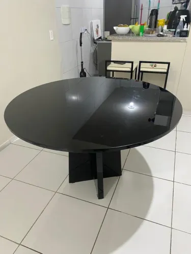 MESA DE JANTAR REDONDA COM VIDRO LAQUEADO 1,10