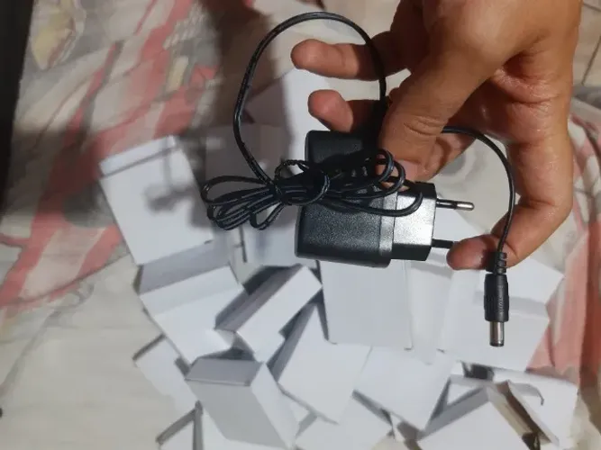 Fonte 9v modelo GL 33 bivolt novo na caixa