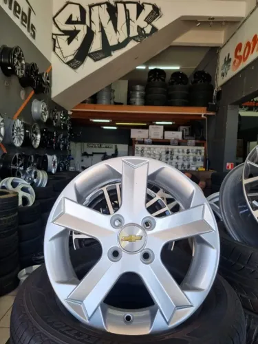 Jogo de rodas novas aro 15 4x100 Chevrolet Montana