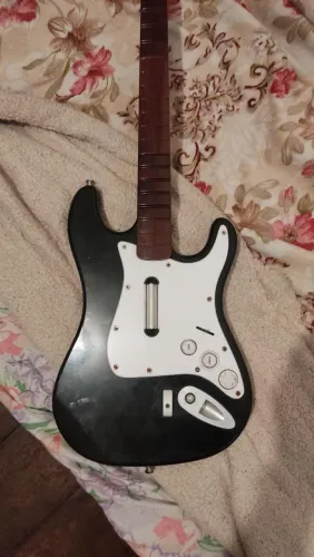Guitarra Rock Band 3 Stratocaster - Xbox 360/PC