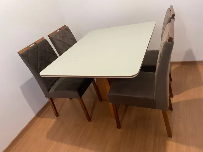 Mesa de Jantar Vidro Off + 4 Cadeiras NOVO