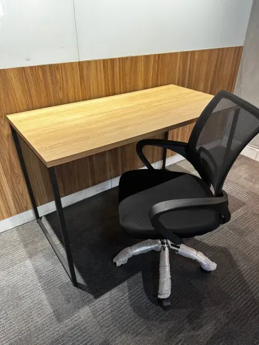 Combo MESA 1.20x0.60 E CADEIRA móveis para o escritório