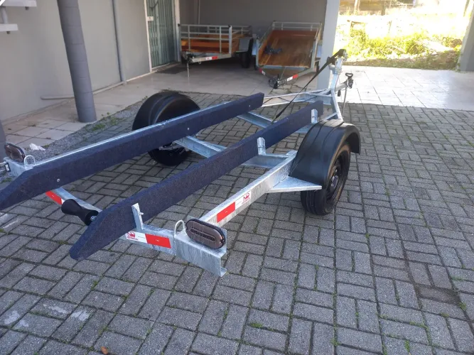 Carretinha para jet e barcos