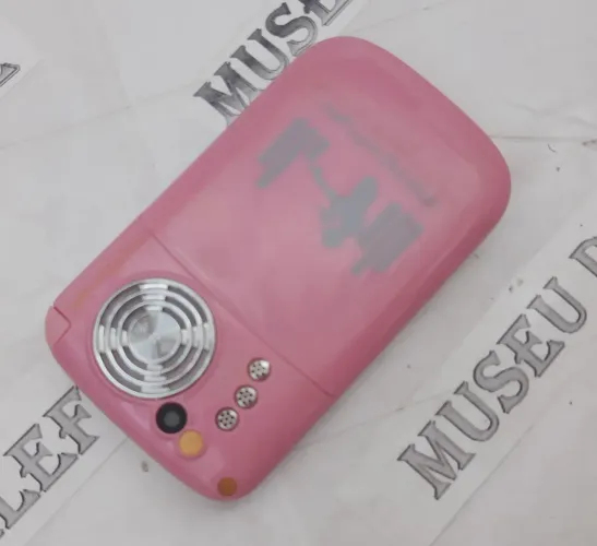 Q9 Rosa série GUITARRINHA TV celular antigo som alto 3 chip