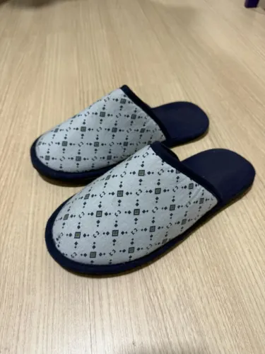 Chinelo Pantufa Azul com detalhes decorados - Tamanho 39/40