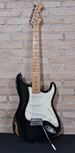 Guitarra Stratocaster Legend - Vintage Quality and Perfomance