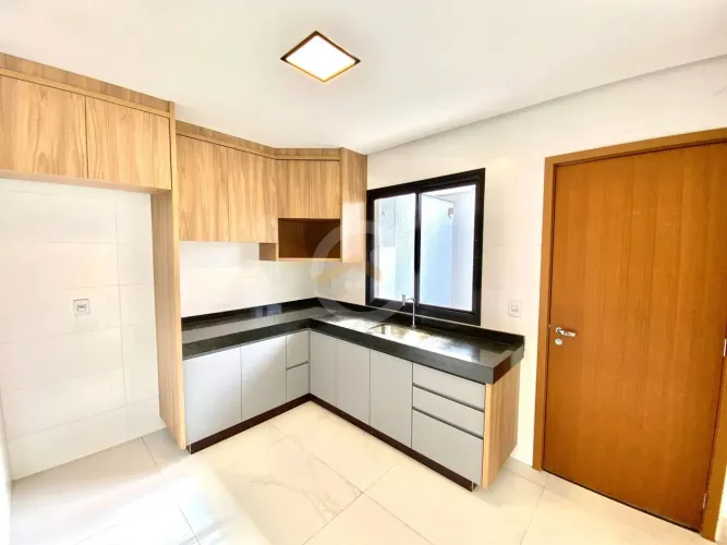 Sobrado 3 suítes em Condomínio no Jardim Atlântico.