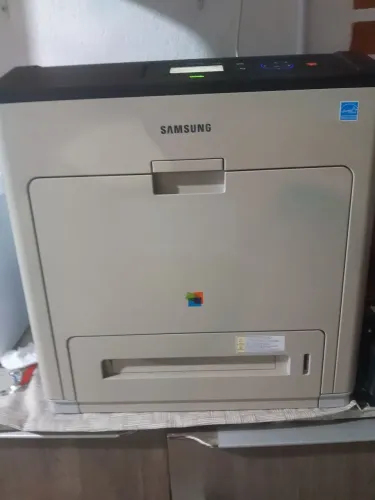 Impressora laser colorida Samsung + transformador de voltagem 5000V