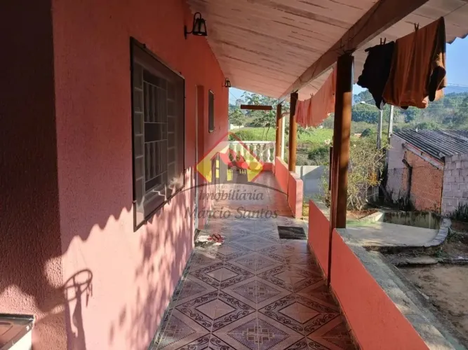 Chácara à Venda em Pinheirinho, Taubaté 2.200 m², Ótima Estrutura e Aceita Permuta