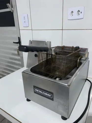 Fritadeira elétrica metalcubas