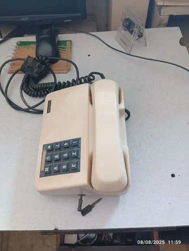 Telefone Fixo com Teclado