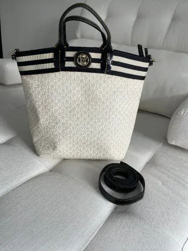 BOLSA VICTOR HUGO ORIGINAL USADA PRETA E BRANCA