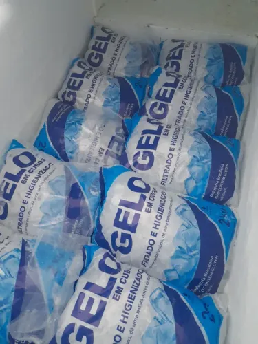 GELO EM CUBOS 