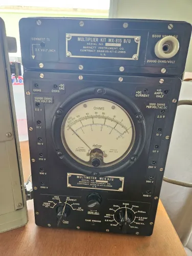 Multímetro Militar Vintage TS-352B/U Barnett