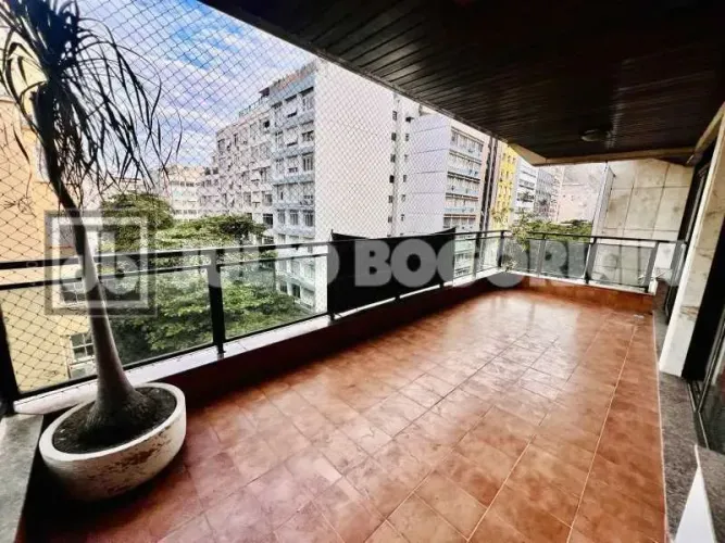 Amplo 3 quartos com varanda, vista verde e 2 vagas na Rua 5 de Julho - Copacabana