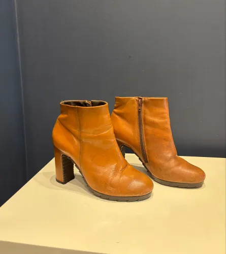 Bota tratorada arezzo tamanho 38