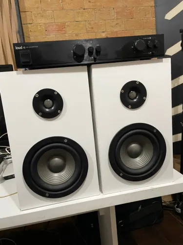 Monitor de estúdio/caixa de referência 