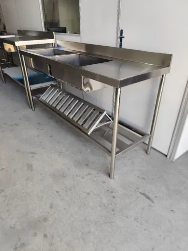 Pias e Bancada em açox inox!/
