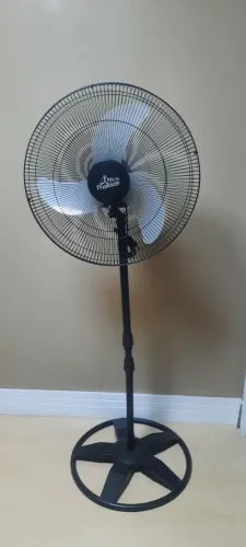 Ventilador de chão pedestal  delta Premium 