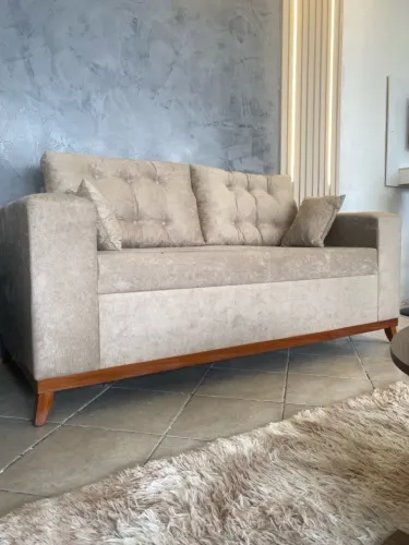 Sofá 2 lugares Retrô bege com design moderno