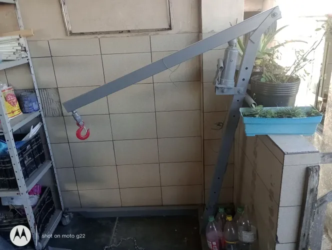 Vende-se Guindaste 