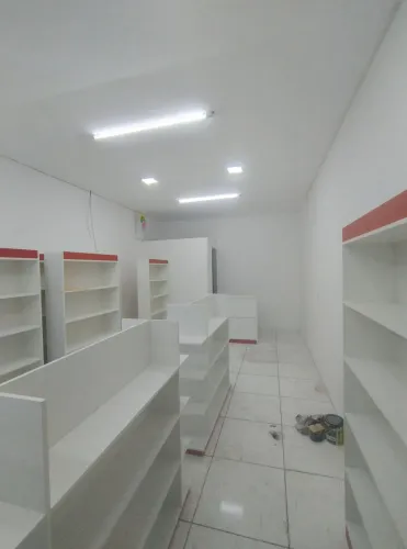Móveis para farmácia móveis no ponto de montar e por as mercadorias