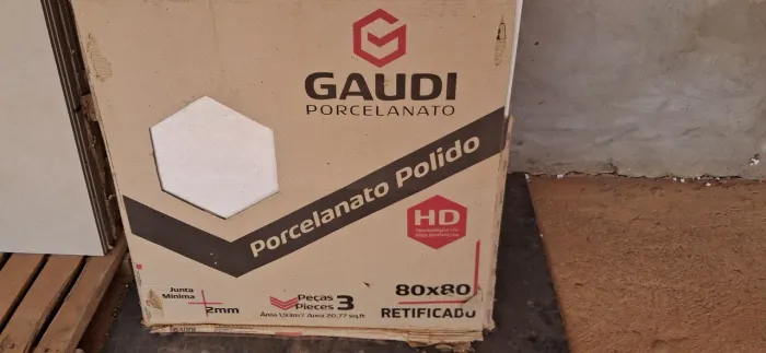 Porcelanato Polido Gaudi 80x80