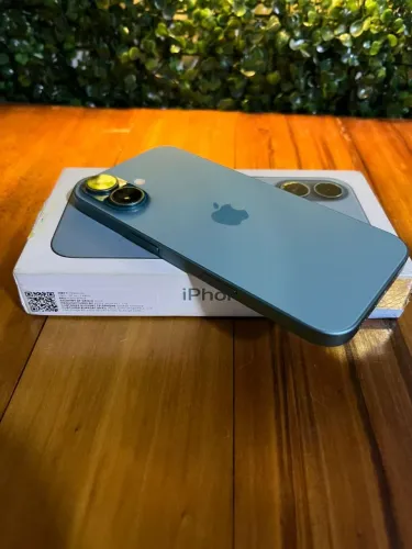 Celular  iPhone 16
