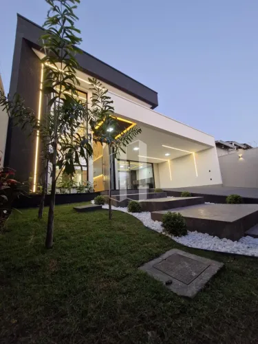 Casa 4 Quartos, 4 Suítes, 4 Vagas, 238M² - Moinho dos Ventos